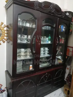 শোকেস