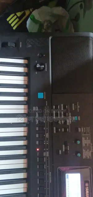 Yamaha PSR E473
