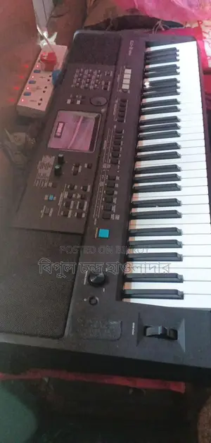 Yamaha PSR E473
