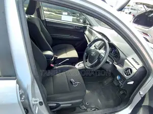 Toyota Axio Hybrid EX 2022