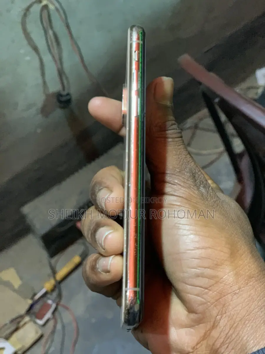 Apple iPhone XS (Used)