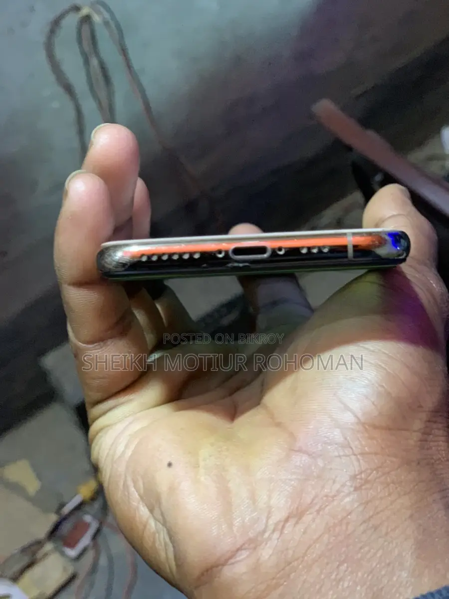 Apple iPhone XS (Used)