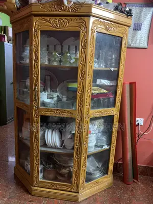 সেগুন কাঠের আলমারি