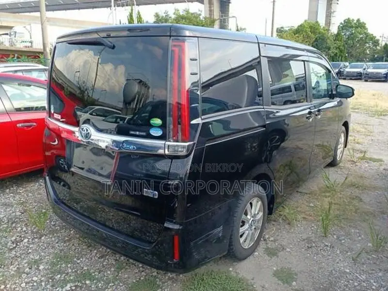 Toyota Noah Hybrid G 2 Door PW 2020
