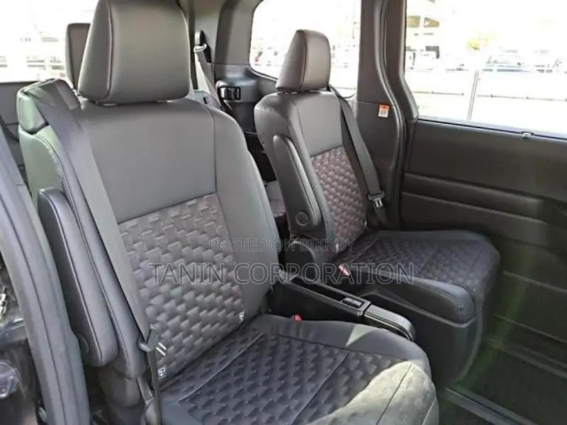 Toyota Voxy Hybrid S-Z Full Opn 2023