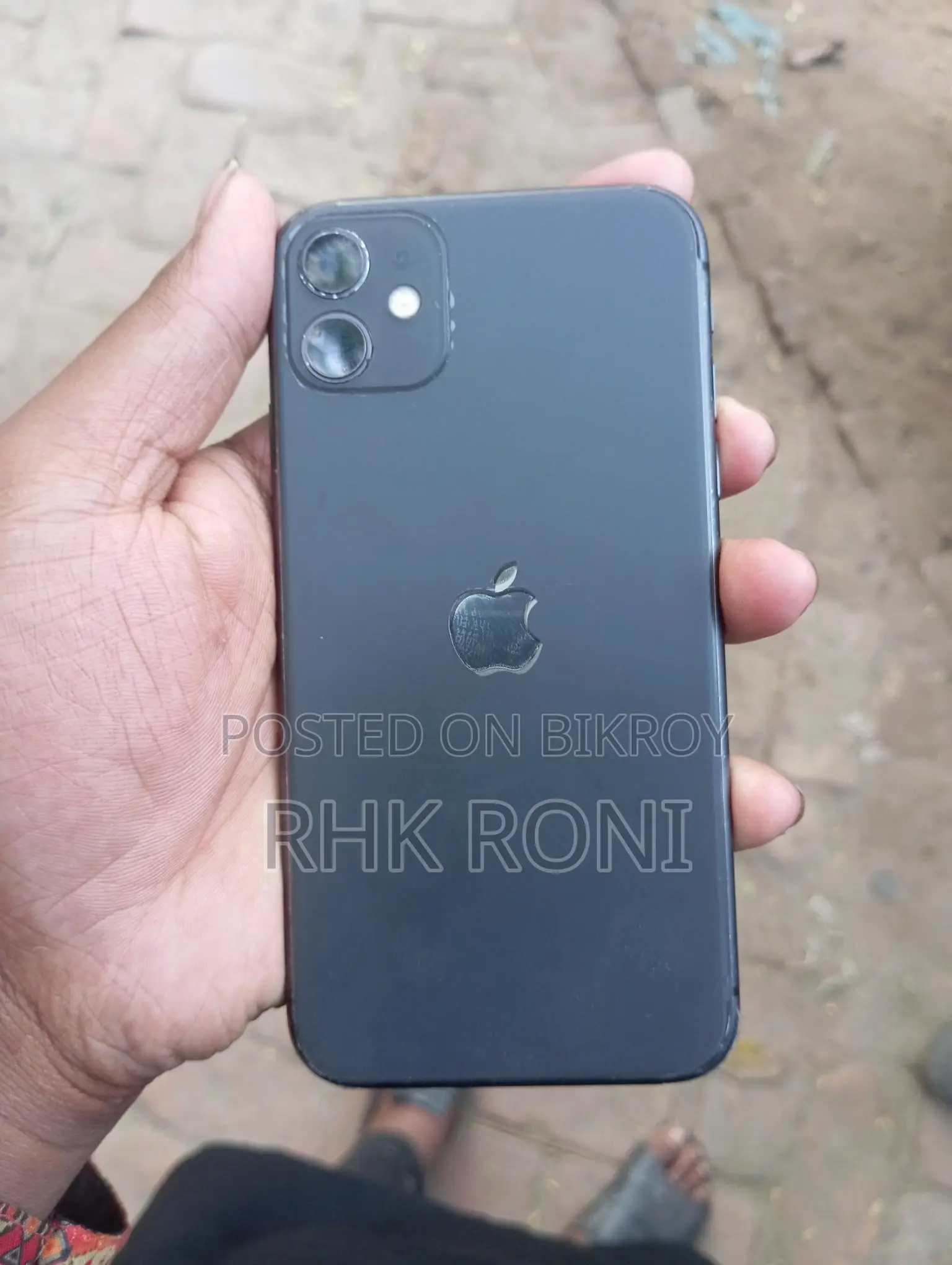 Apple iPhone 11 . (Used)