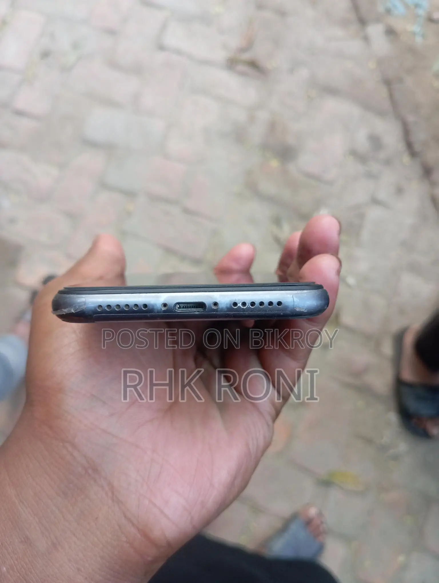 Apple iPhone 11 . (Used)