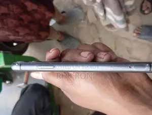Apple iPhone 11 . (Used)
