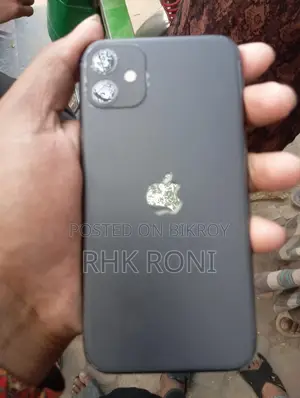 Apple iPhone 11 . (Used)