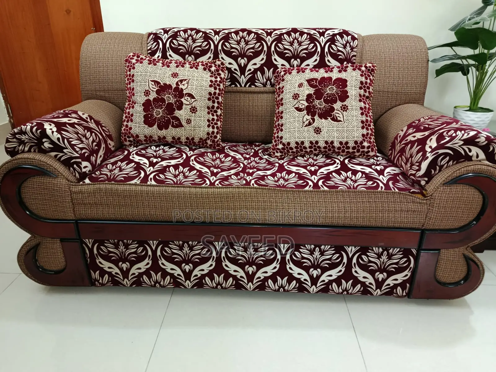 2+ 2+1 সোফা সেট টি বিক্রি হবে