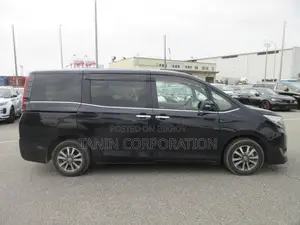Toyota Esquire Hybrid GI Premium 2021