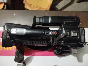 Panasonic HC-MDH2 Full HD Professional Camcorder (Switch Issue)