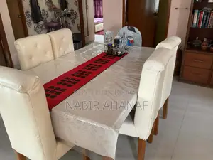 সেগুন কাঠের ডাইনিং টেবিল