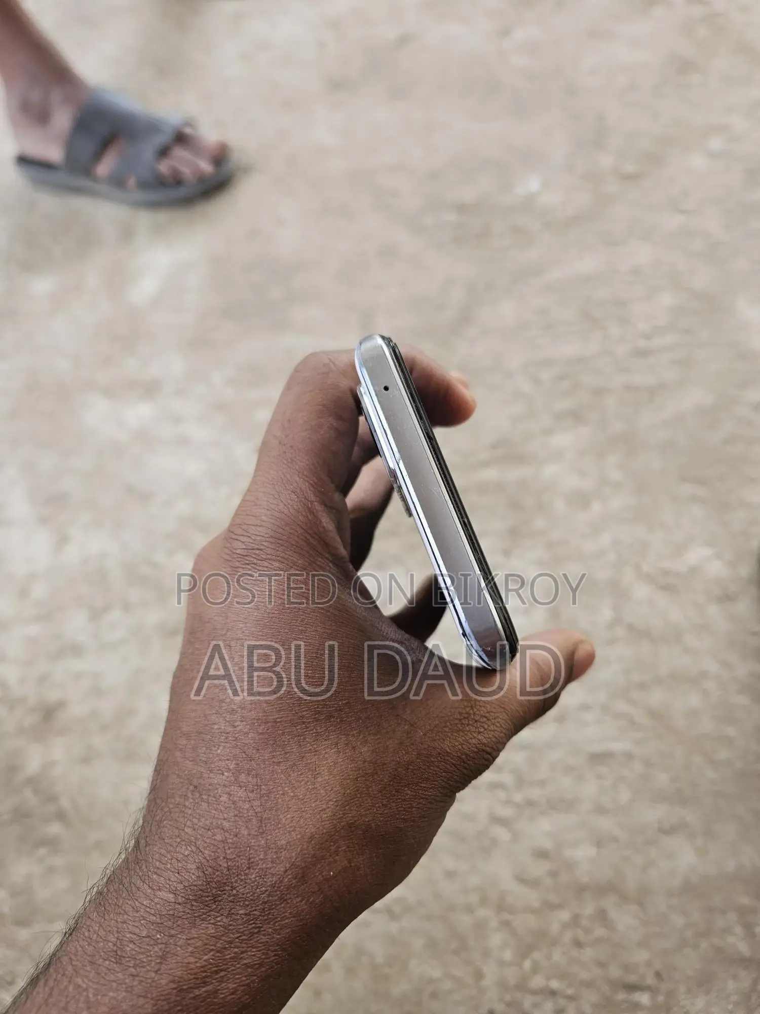 Realme GT Neo 3T 6,128 (Used)