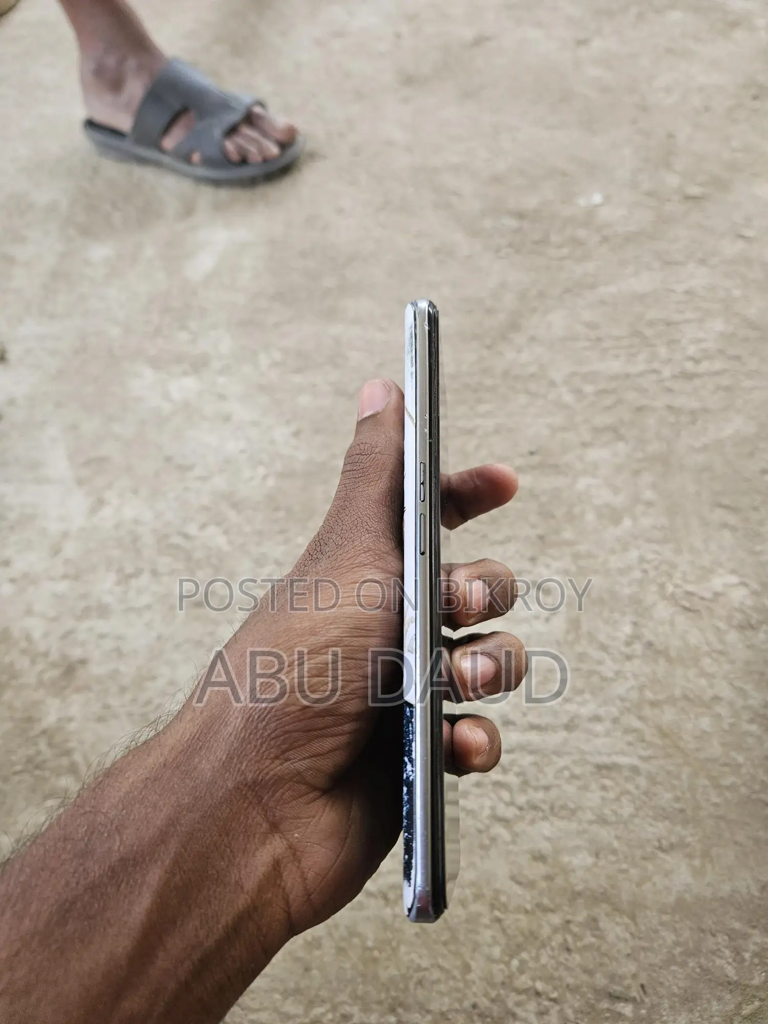 Realme GT Neo 3T 6,128 (Used)