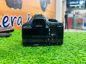 Canon 550D body 75-300 zoom lens