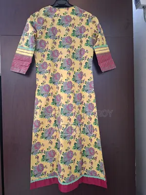 Aarong এর সালোয়ার কামিজ বিক্রি