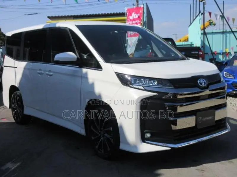 Toyota Noah SZ Hybrid 2022