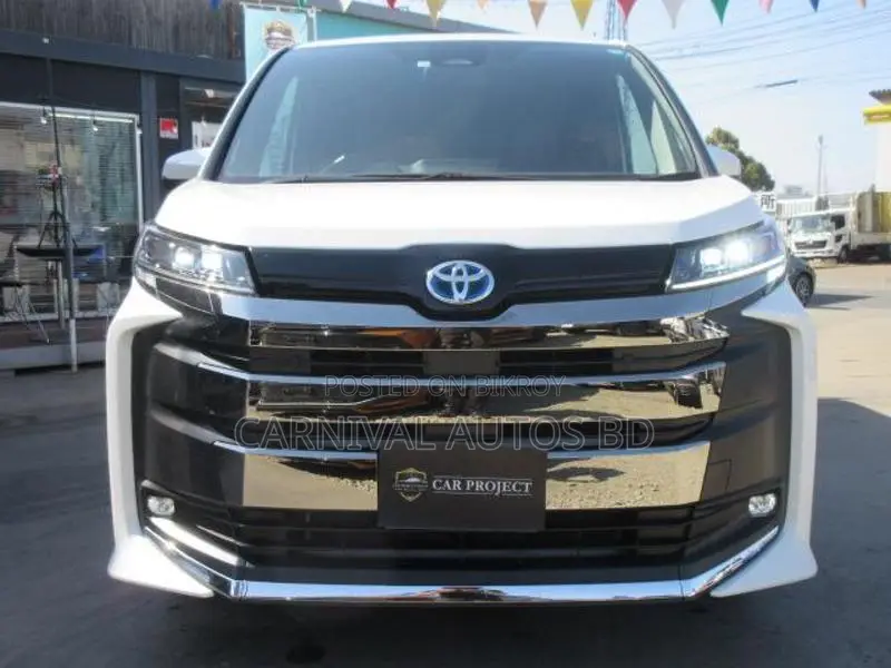 Toyota Noah SZ Hybrid 2022