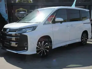 Toyota Noah SZ Hybrid 2022