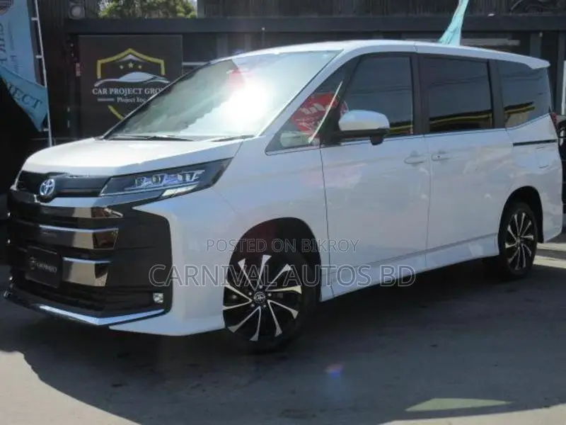 Toyota Noah SZ Hybrid 2022