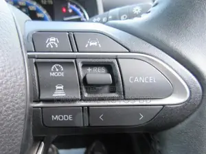Toyota Noah SZ Hybrid 2022