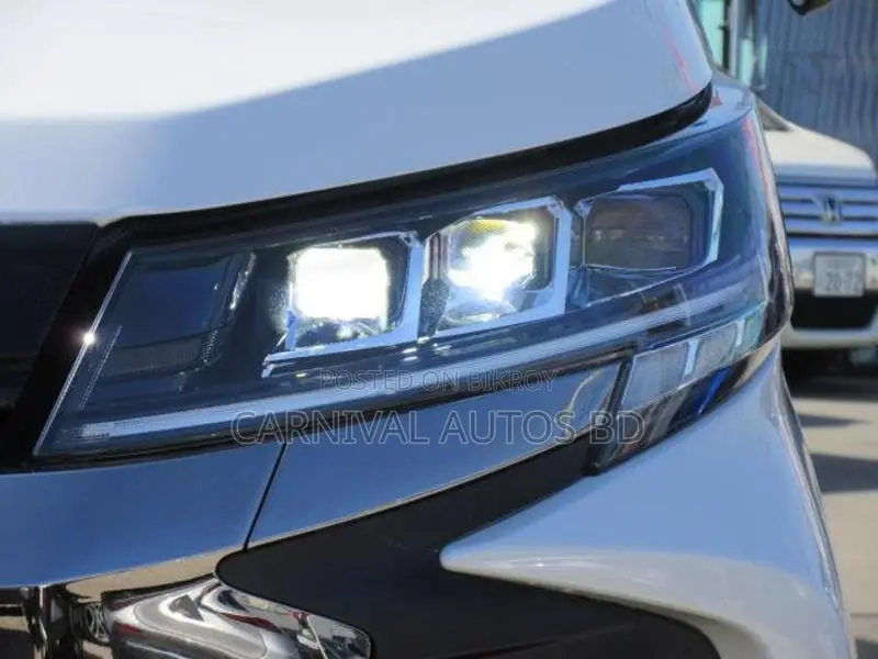 Toyota Noah SZ Hybrid 2022