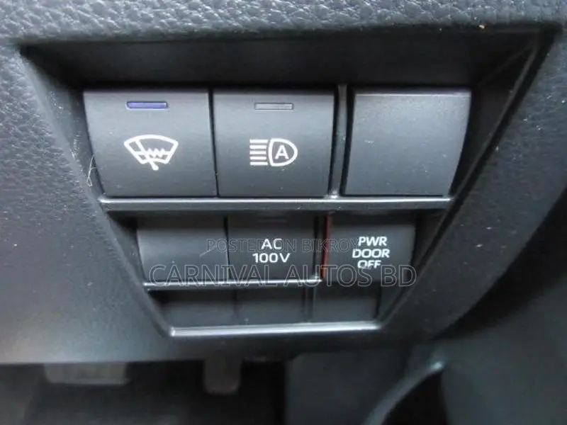 Toyota Noah SZ Hybrid 2022
