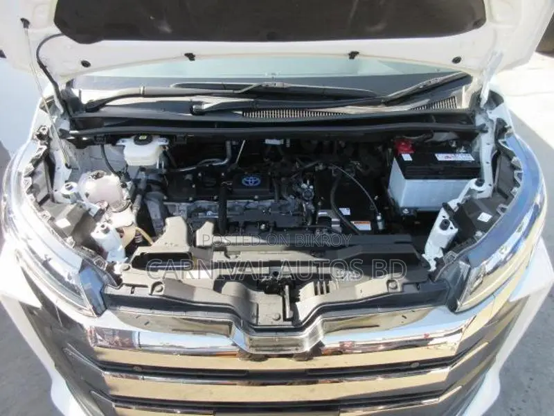 Toyota Noah SZ Hybrid 2022