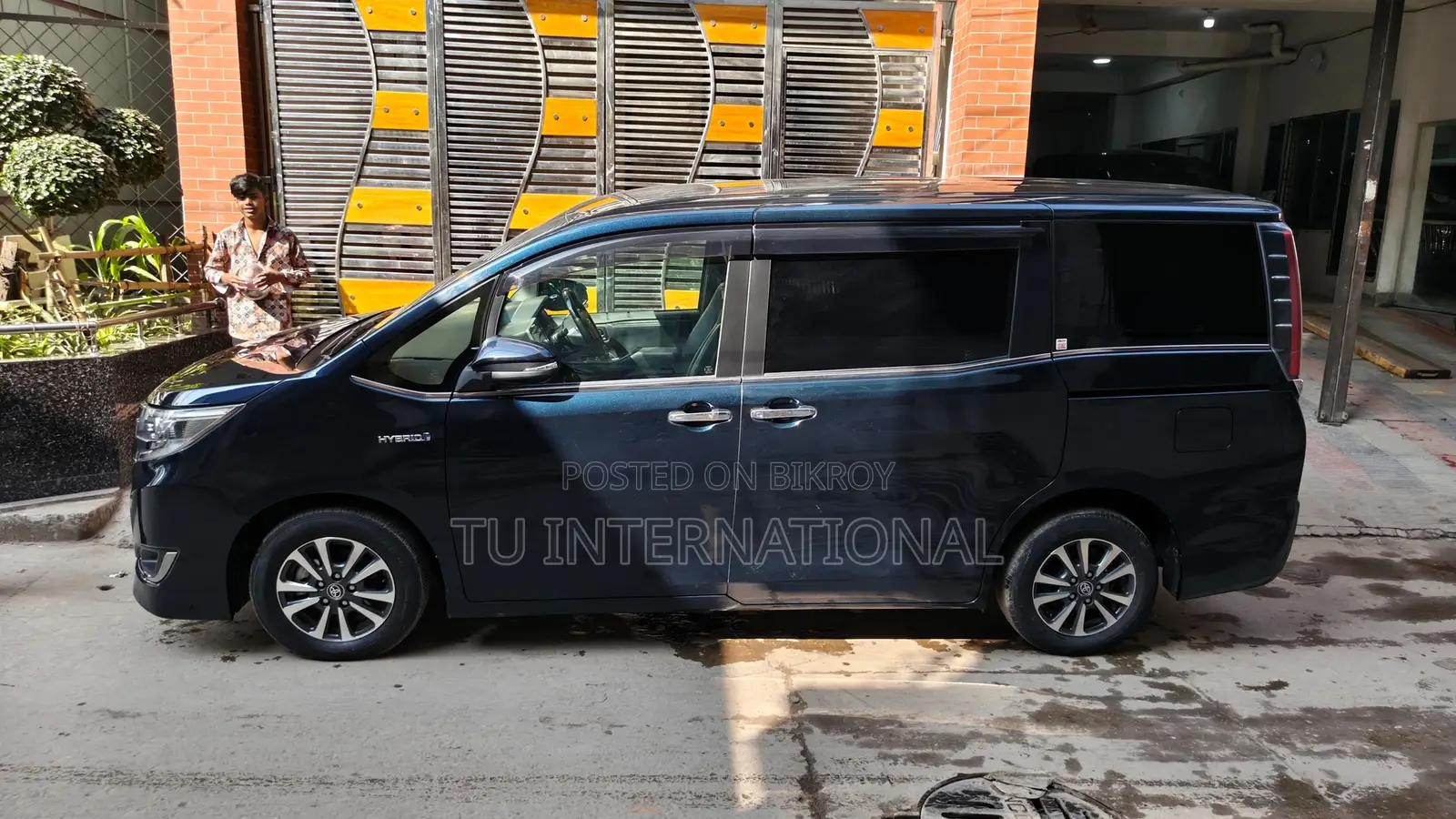Toyota Esquire TWO DOOR POWER PUSH 2020