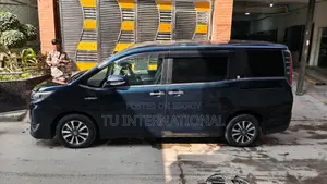Toyota Esquire TWO DOOR POWER PUSH 2020
