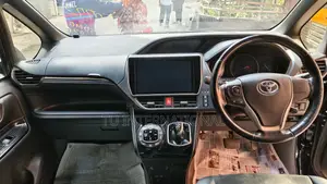 Toyota Esquire TWO DOOR POWER PUSH 2020