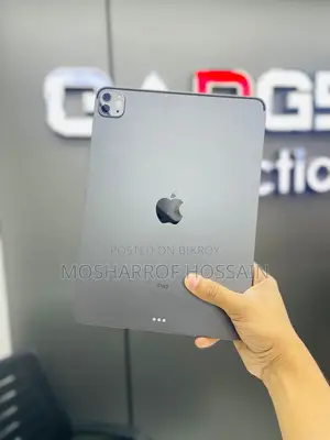 iPad Pro 11 3rd Gen 128gb 90% Battery Health Full Boxed