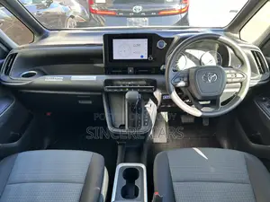 Toyota Noah X HYB PUSH 62062KM 2022