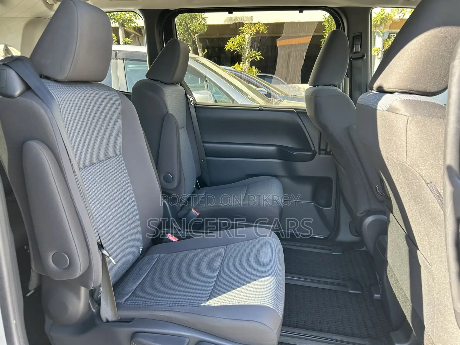 Toyota Noah X HYB 62000KM 2020