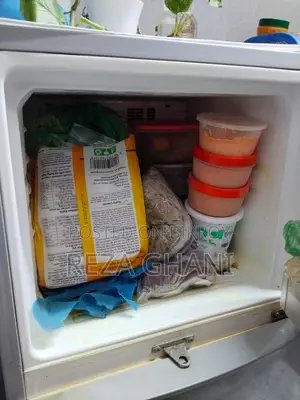 Fridge in excellent condition. Sharp brand fridge.