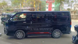 টয়োটা হাইয়েস সুপার জিএল ২০১২