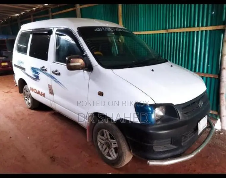 Toyota Noah 2.0 FWD (8 Seater) 2004 White