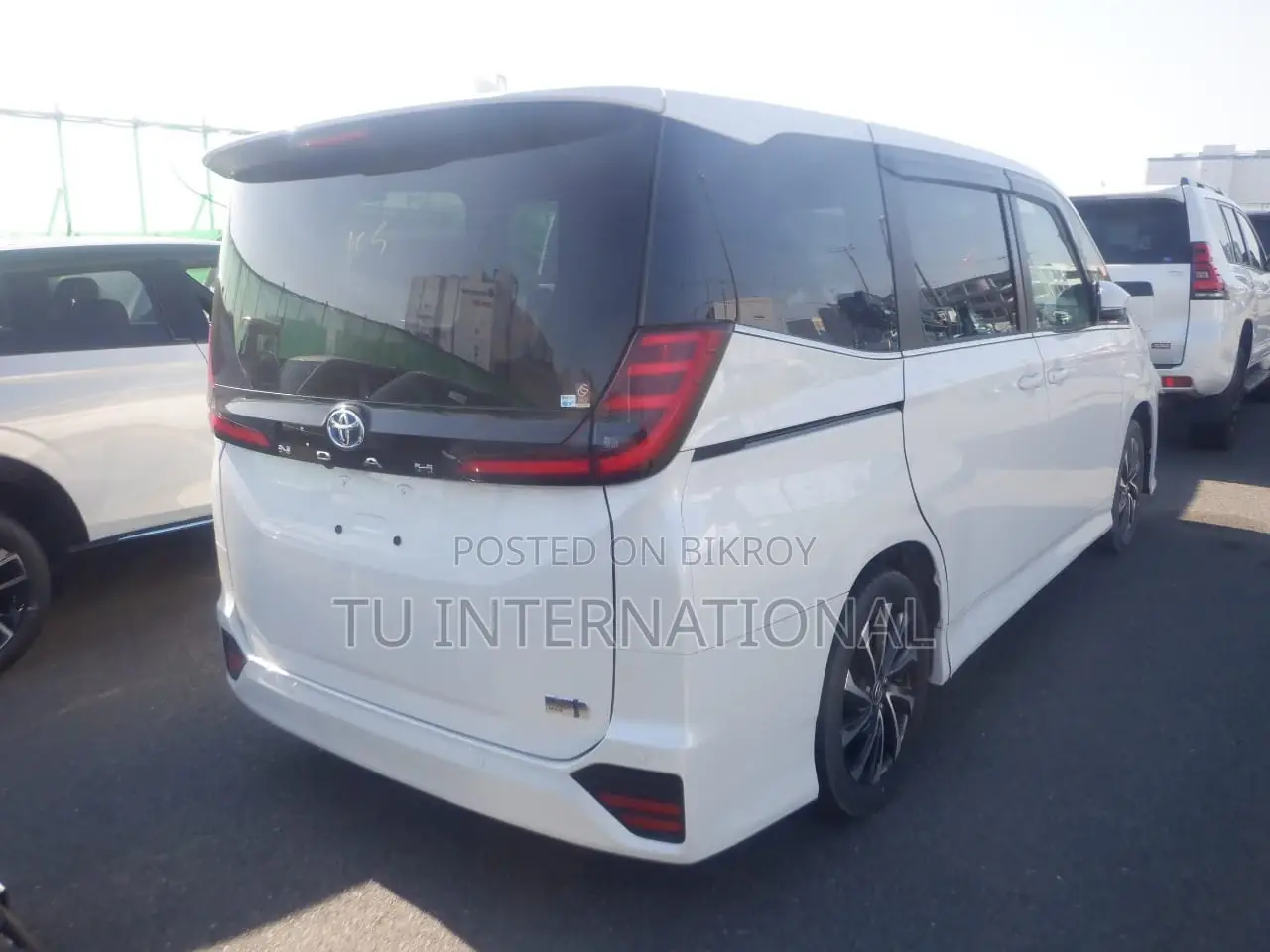 Toyota Noah SZ HYBRID 2023