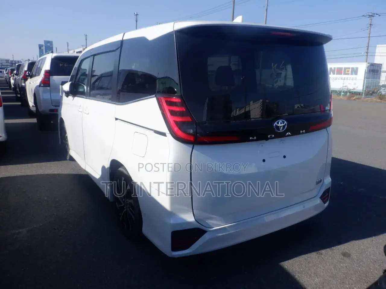 Toyota Noah SZ HYBRID 2023