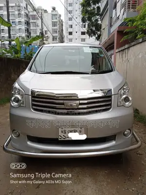 Toyota Noah key start 2011