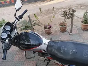 TVS Raider 125 . 2015