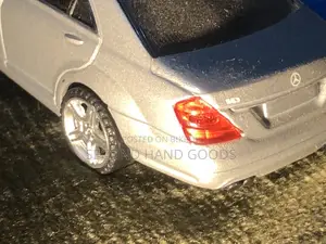 ছেলে ও মেয়েদের খেলনা গাড়ি