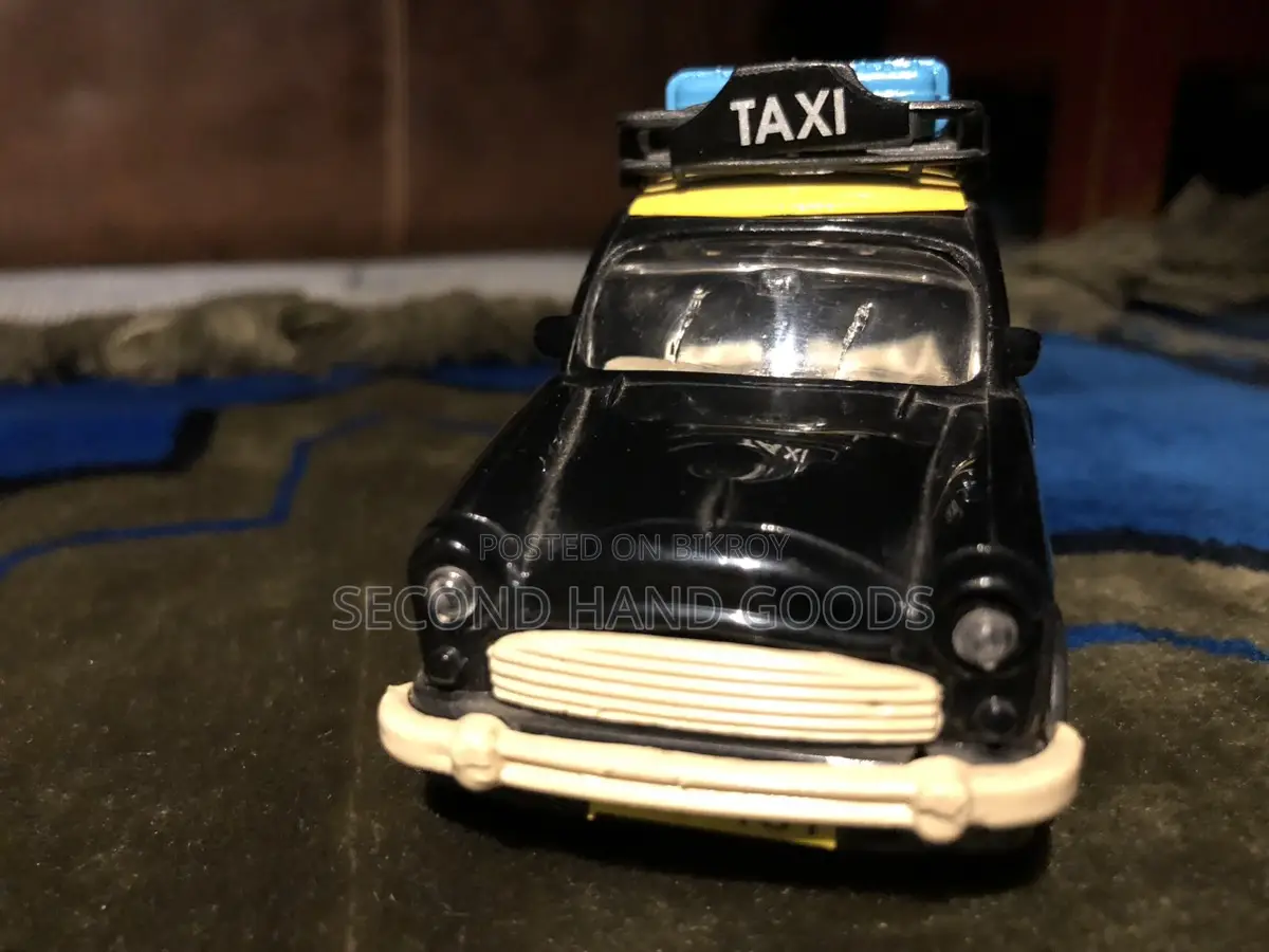 Toy Car Good Condition খেলনা গাড়িটি ভালো অবস্থায় আছে