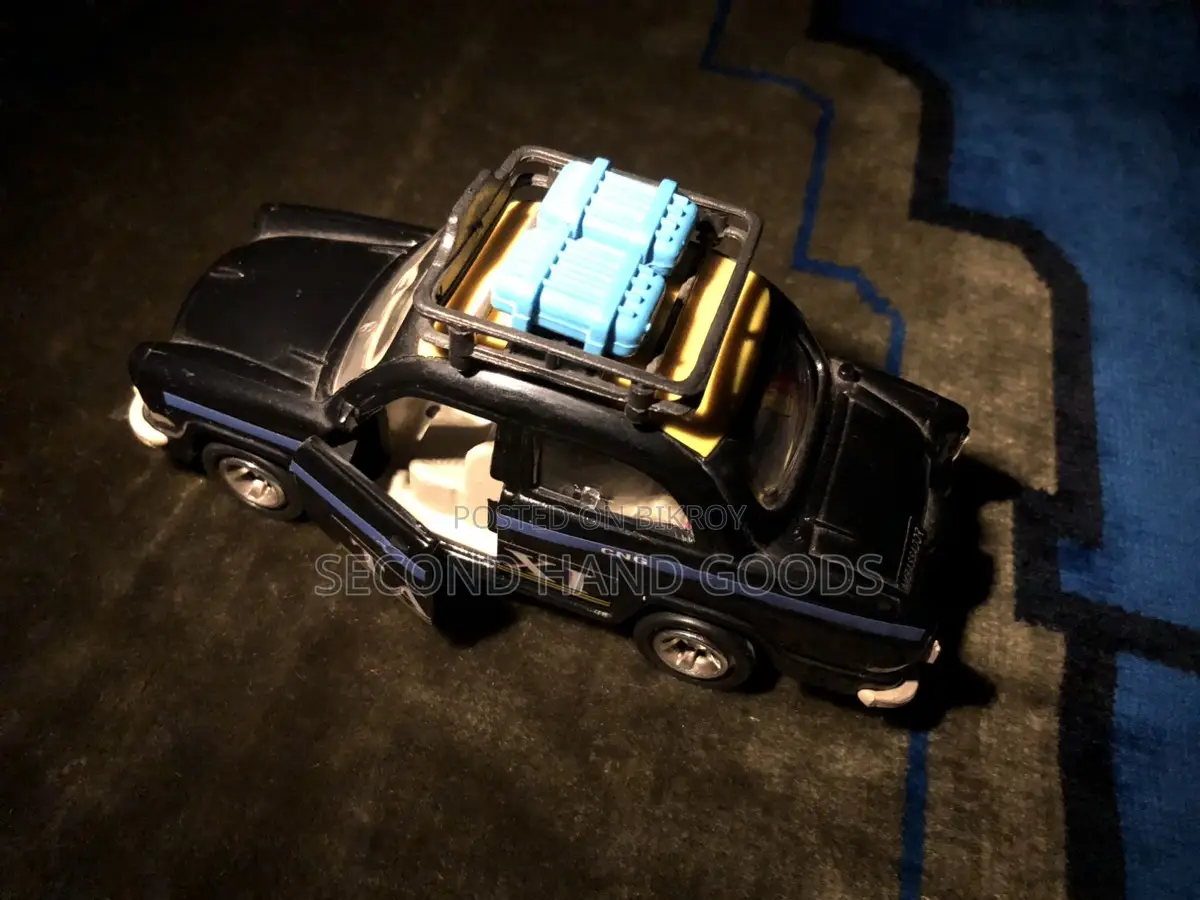 Toy Car Good Condition খেলনা গাড়িটি ভালো অবস্থায় আছে