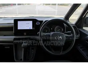 Toyota Noah Hybrid X প্রি-অর্ডার ২০২২