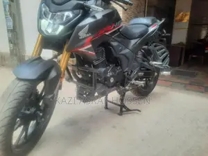 Honda Hornet 2.0 . 2026