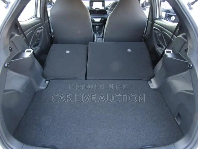 Toyota Yaris Hybrid X package 2021