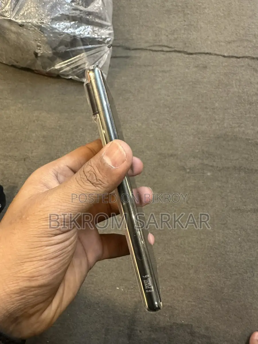 Google Pixel 6 . (Used)