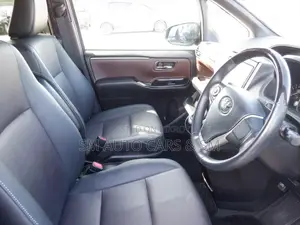 Toyota Esquire Non Hybrid Gi Black 2020